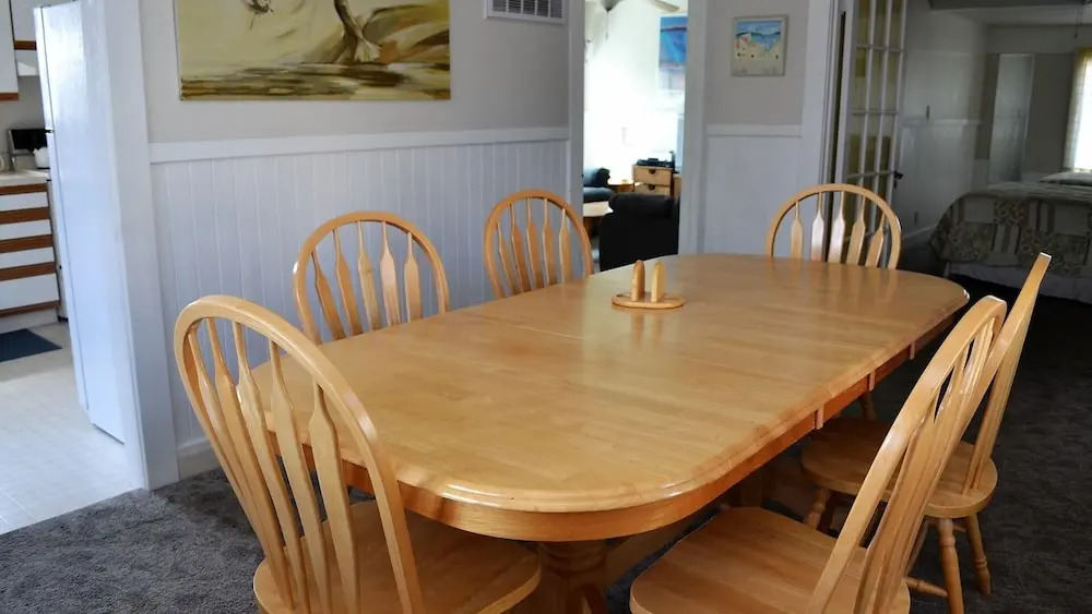 421 Beach Dr