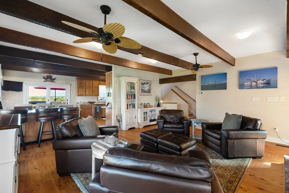 East Ashley Home 4 Bedrooms 3 Bathrooms Home