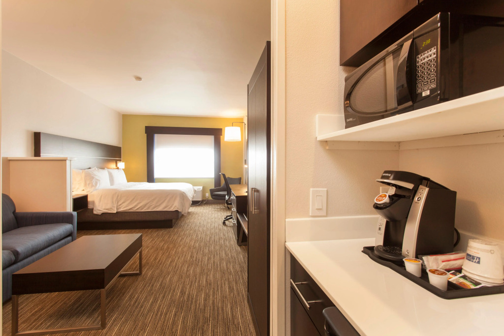 Holiday Inn Express & Suites