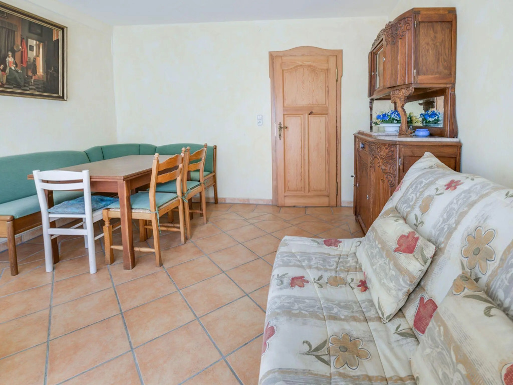 Charming Sea View Apartment in Lozen