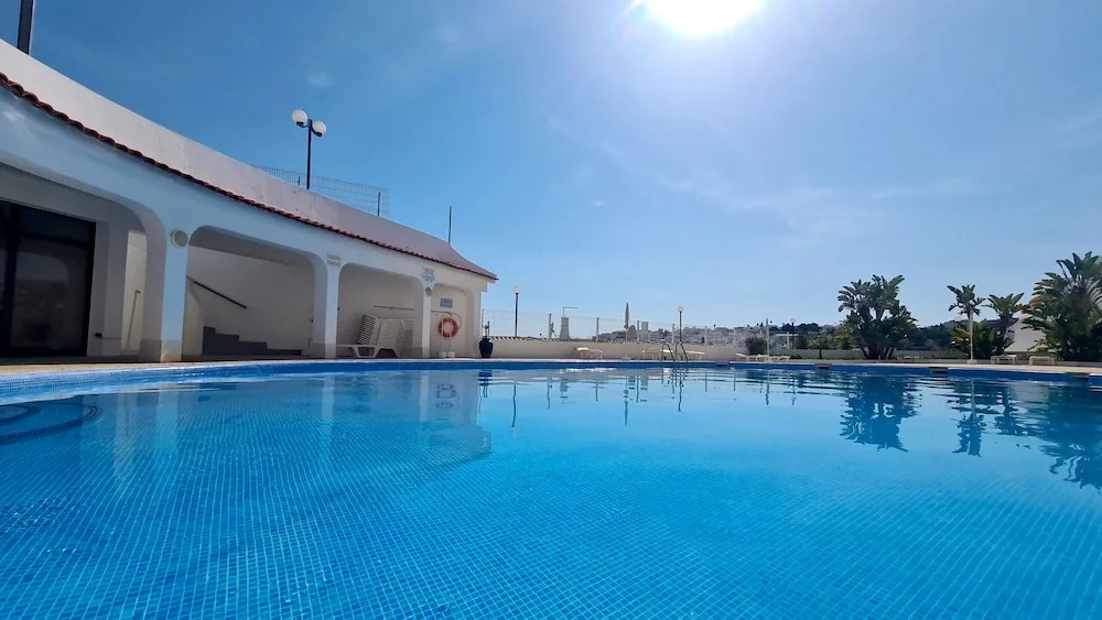 Amazing Sea View Albufeira Center Pool 8 min to Beach