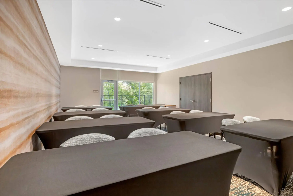 Cambria Hotel Fort Worth - Medical Center