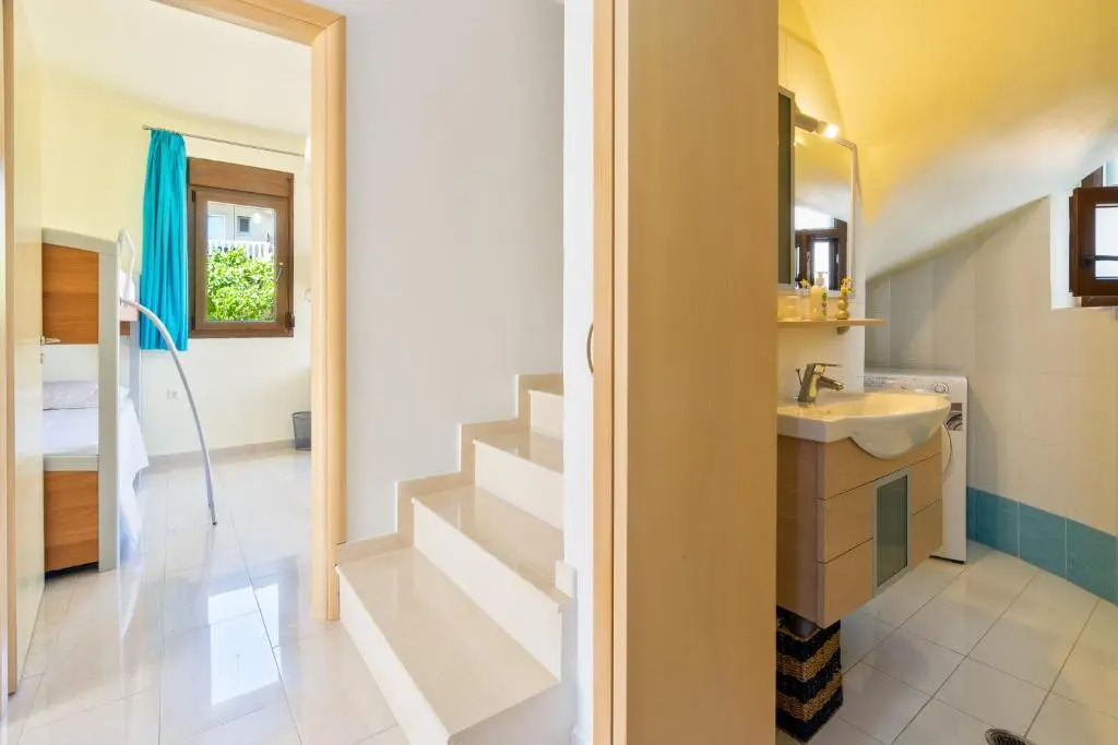 Smaragdi Beachfront Villa