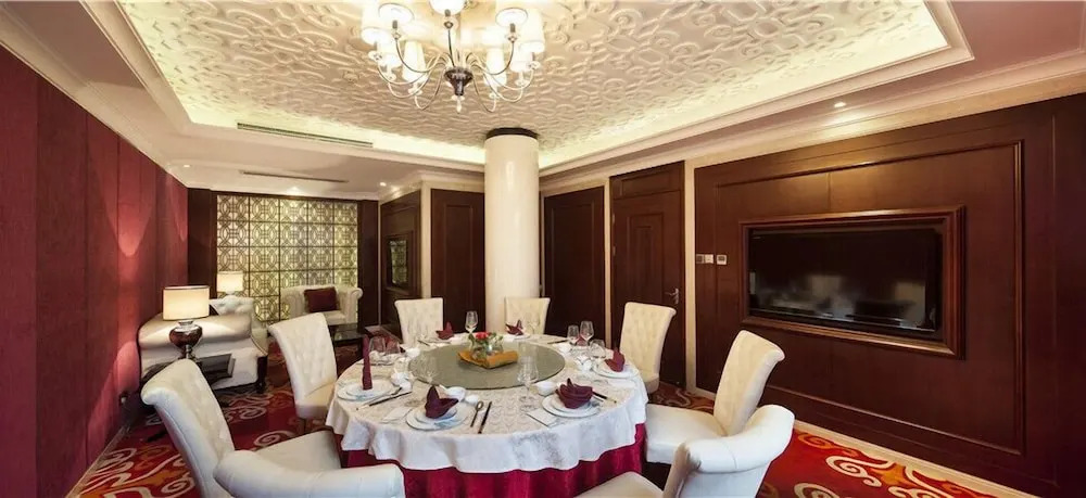 Eden Club House