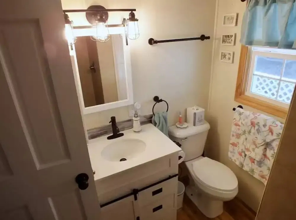 Charming 1BR Getaway in Long Island Village Resort