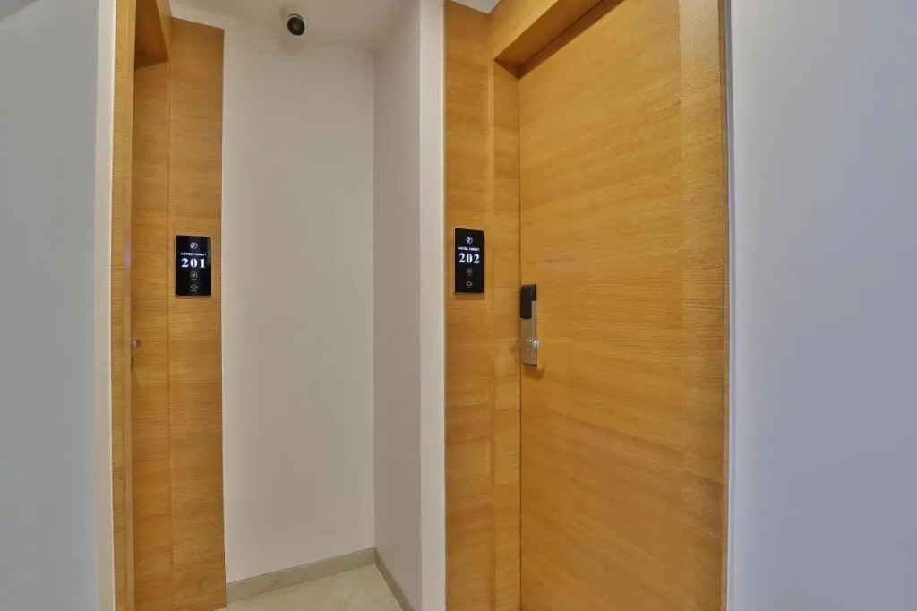 OYO Rooms Near Station Gulambaba Road 2