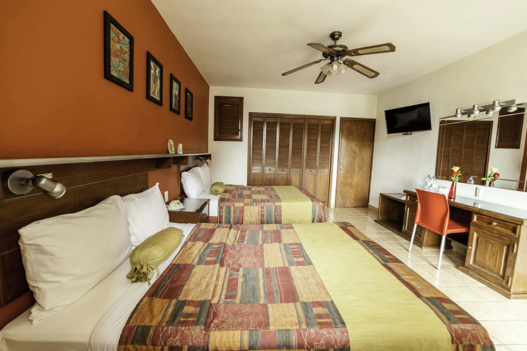 Villas del Sol Hotel & Bungalows