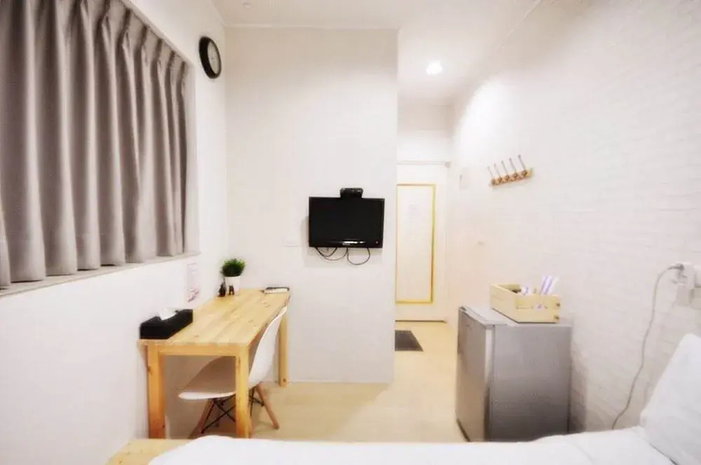 Travelers Little House 2