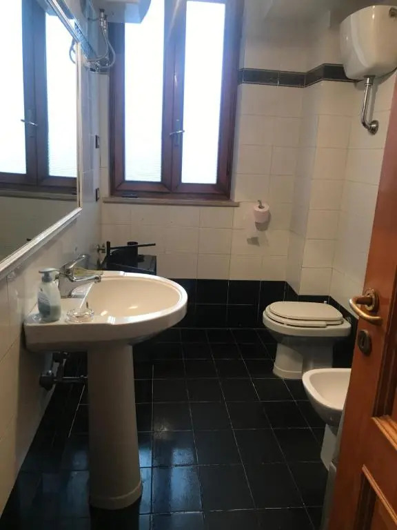 Appartamento sulla piazza 90 m dal mare