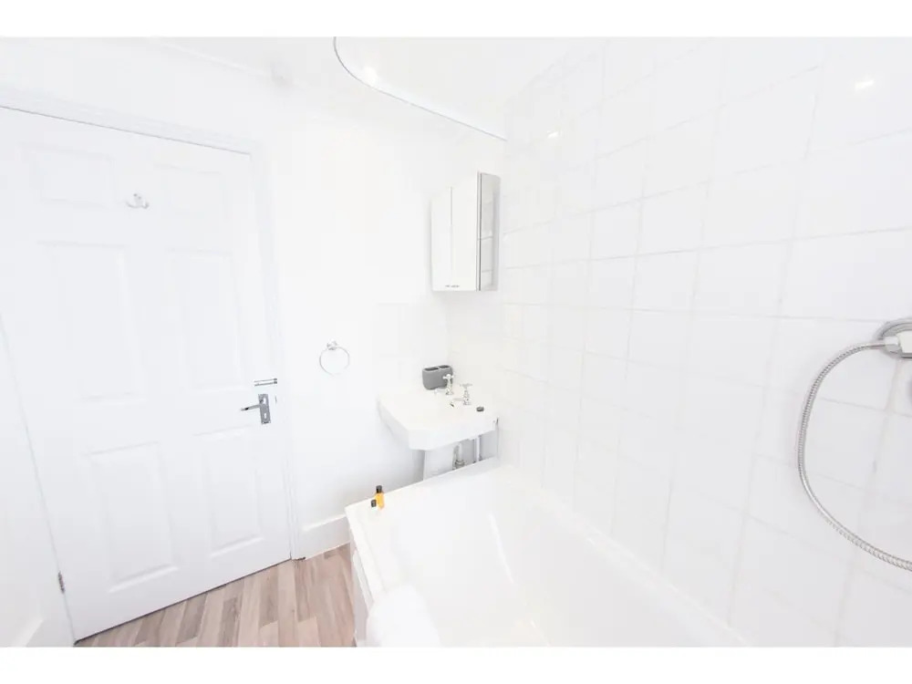 Newly Refurbished, Stylish 1BR Flat in Fulham