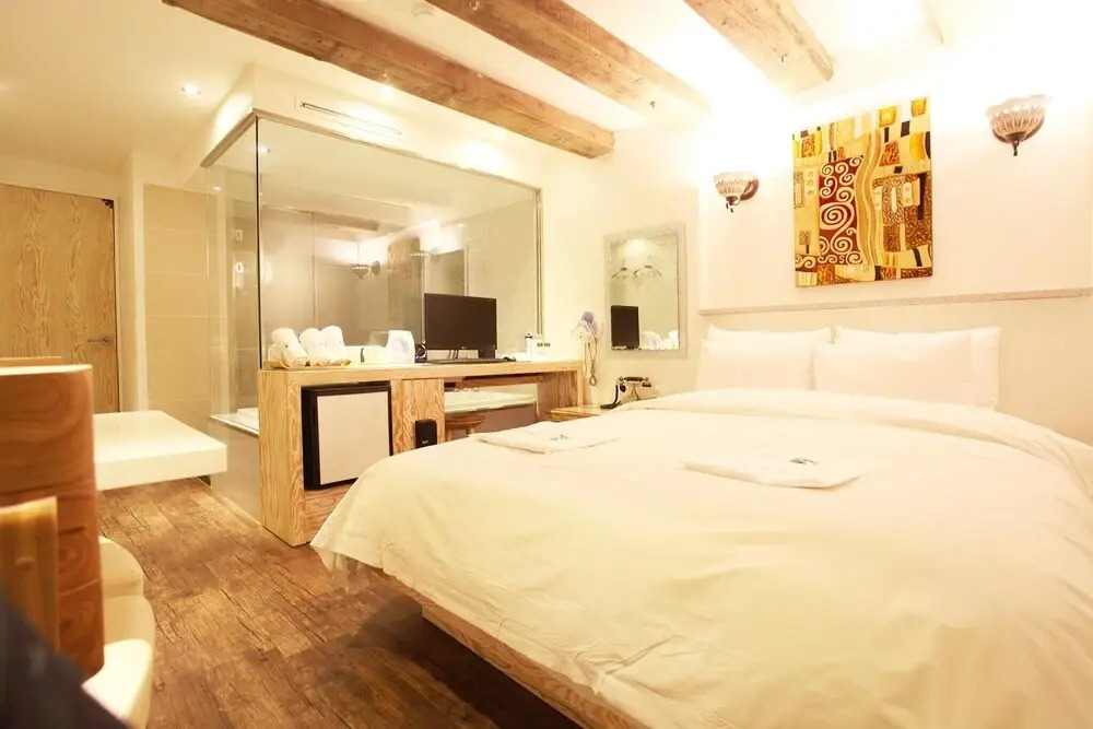 Hotel Lush