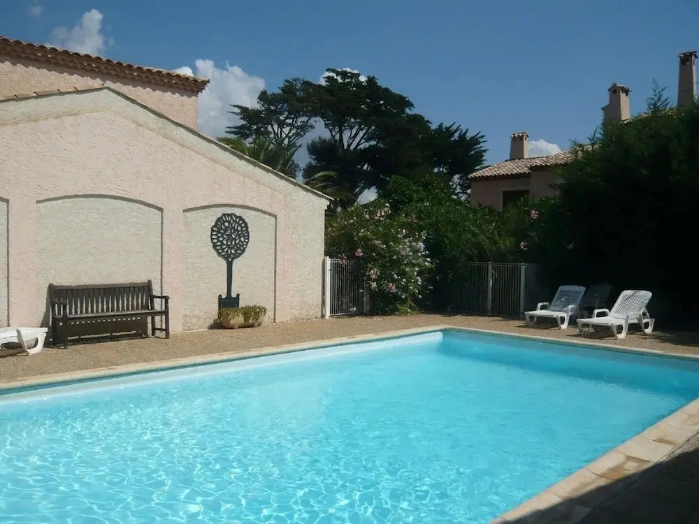 Villa in Sainte-Maxime near La Nartelle Beach