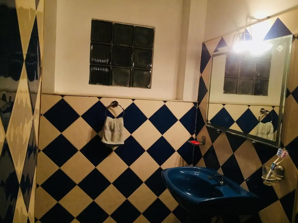 Ceylon Hostel - Colombo Int Airport