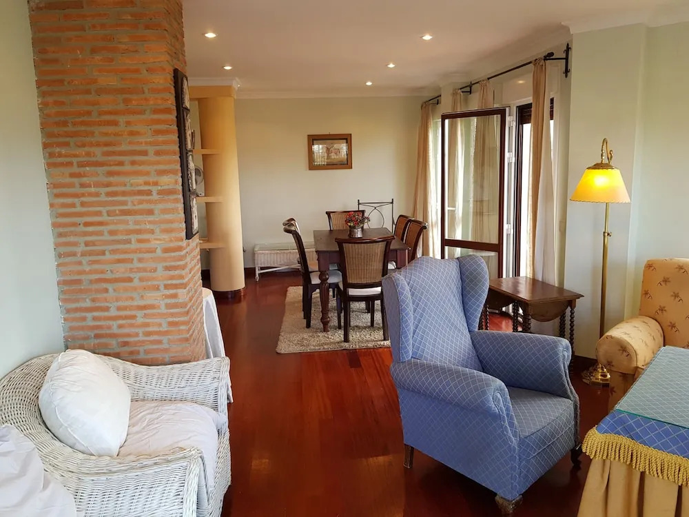 Views & luxury in Old Town