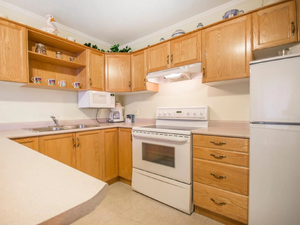 Econo Lodge Inn & Suites