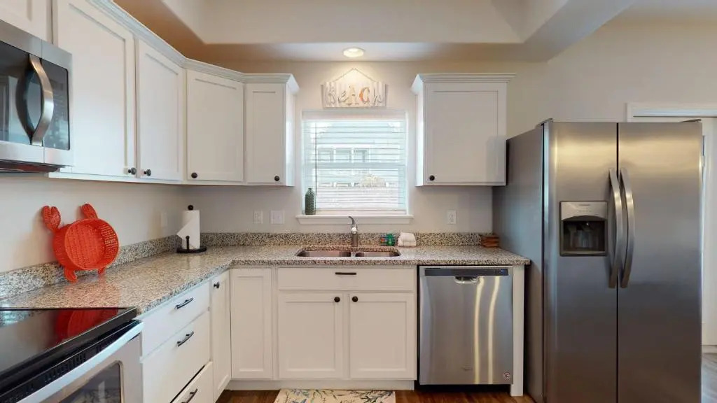 CLP804 Upscale 5 Bedroom Home, Close to Beach with Boardwalk, Community Pool