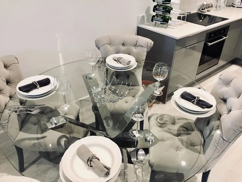 Snapos Luxury Serviced Apartments – Meridian House - Bedford