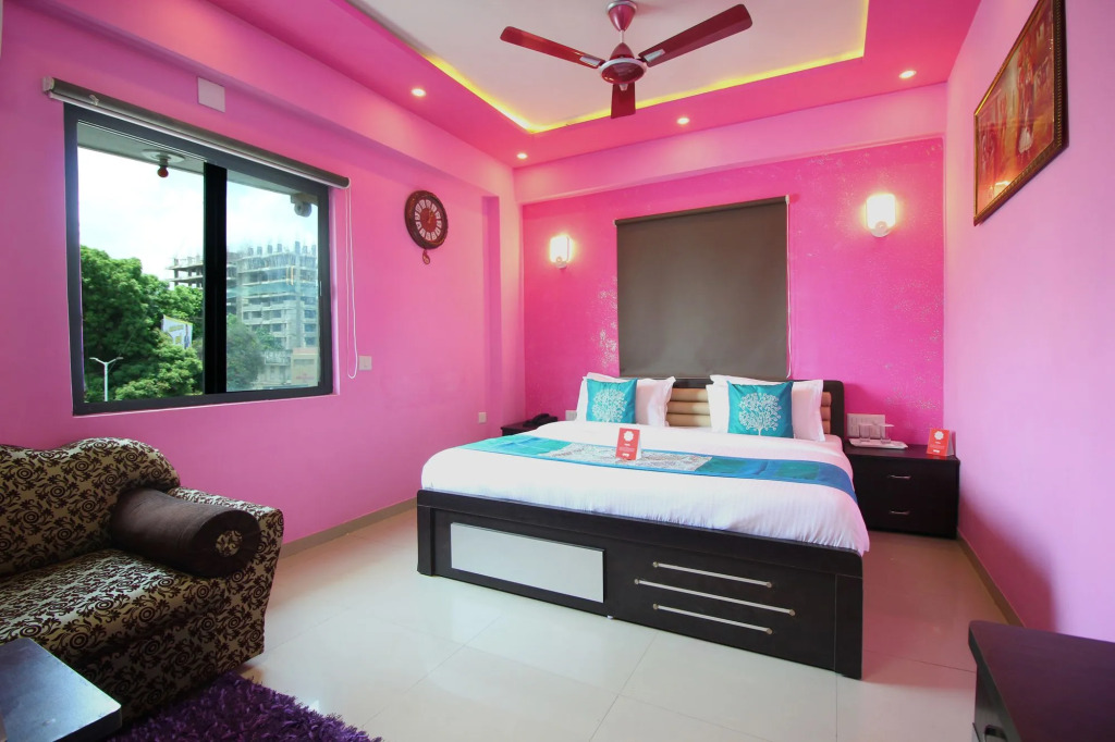 OYO 9240 Hotel Crystal Inn