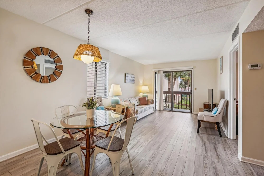 Courtyard Villa 1208