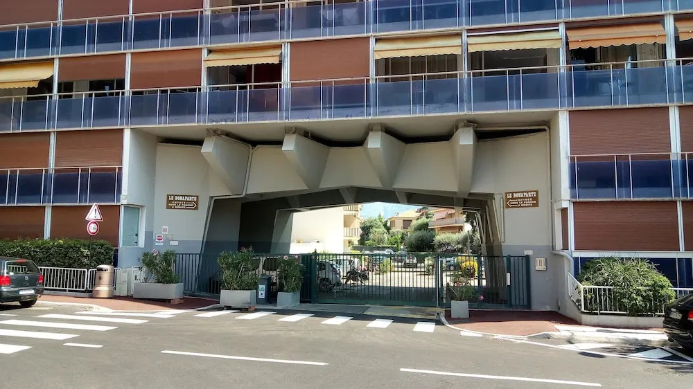 Studio in Roquebrune-cap-martin, With Wonderful sea View and Terrace -