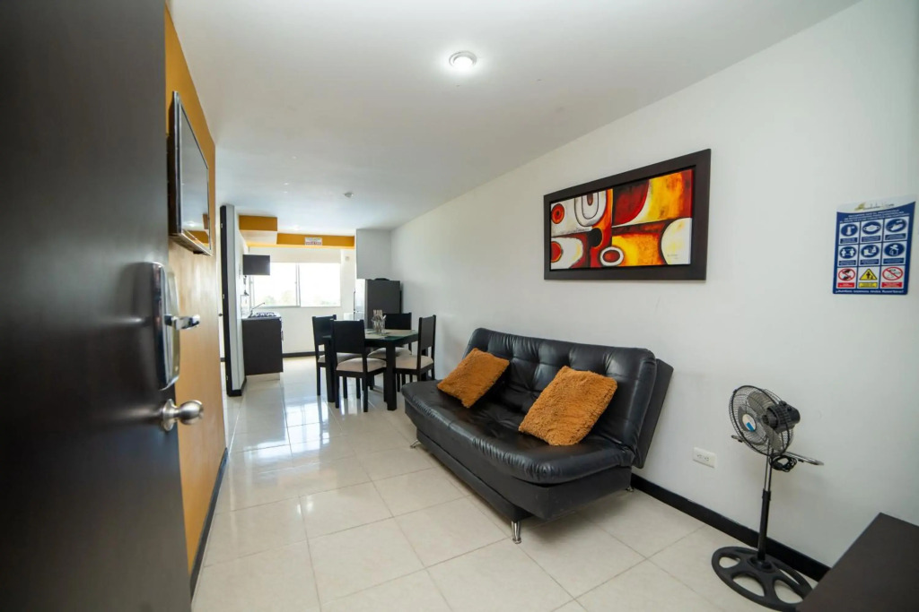 Apartamento con Parqueadero Piscinas y Wifi en Montenegro a 5 min del Parque del Café