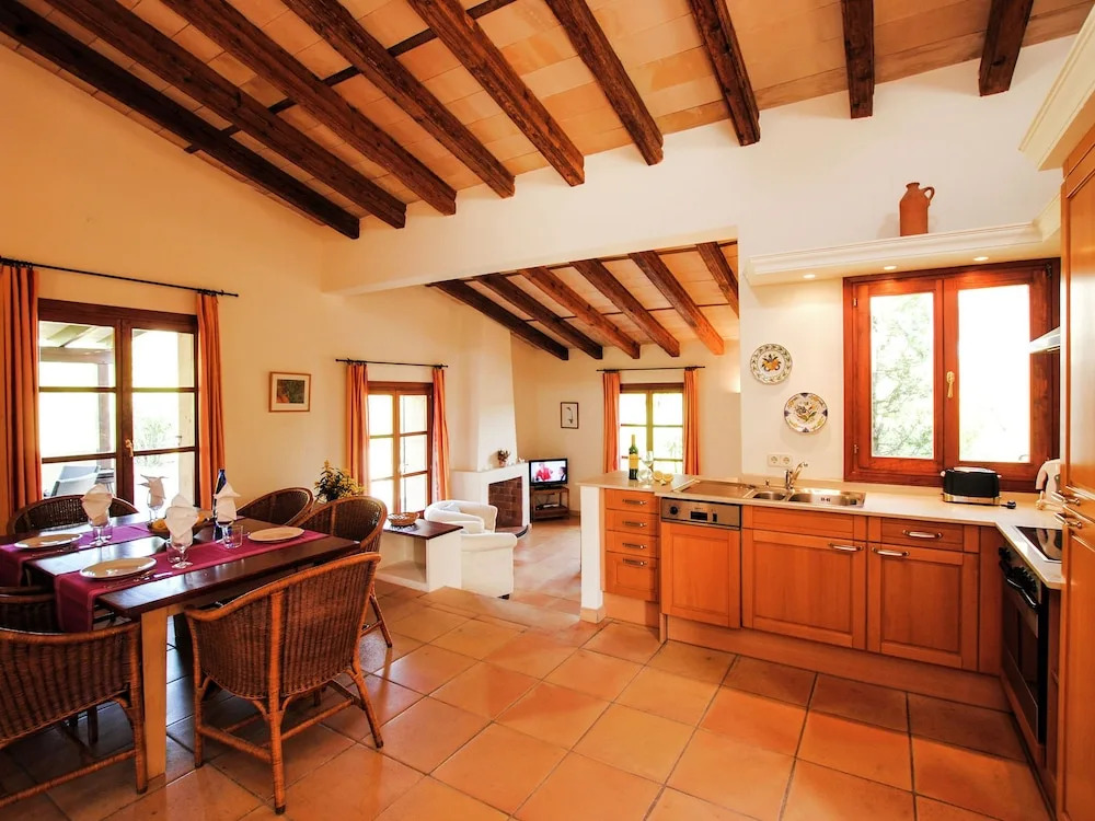 Ideal Holiday Home with Private Pool for Family & Friends