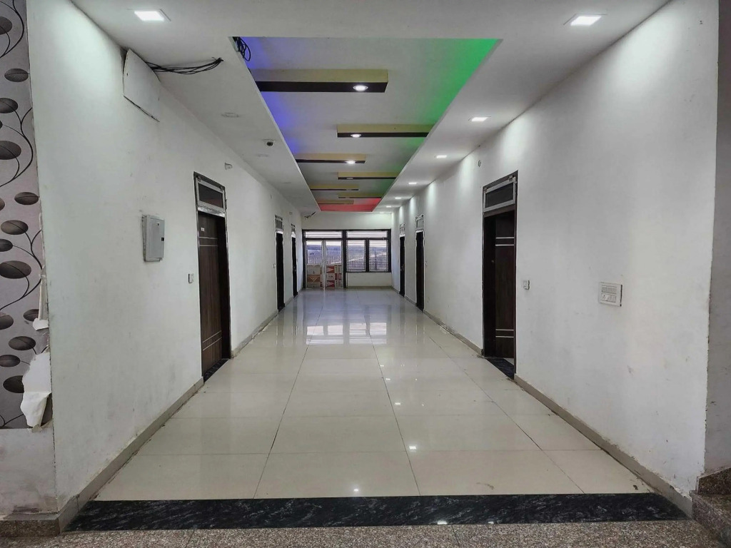 OYO 80681B City Palace