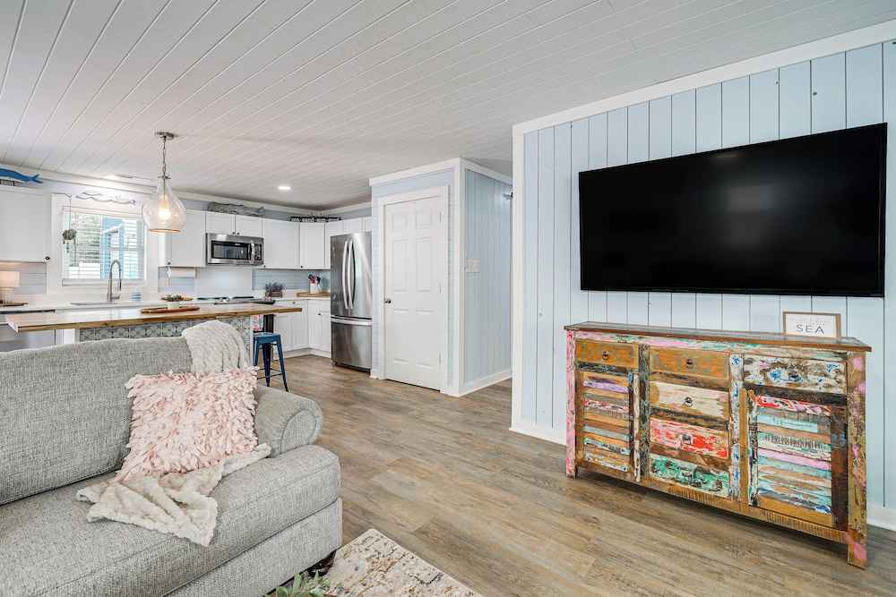 < 1 Mi to Beach: Oak Island Retreat w/ Swim Spa!