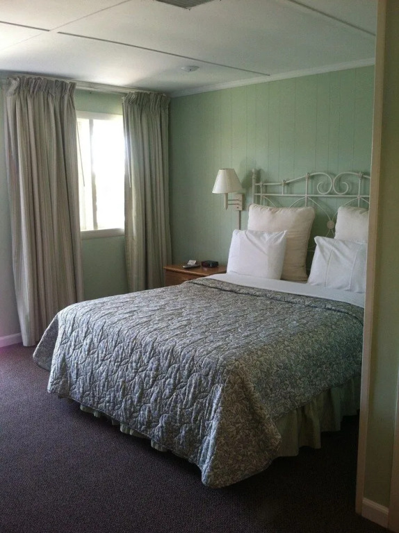 Blue Sea Motor Inn
