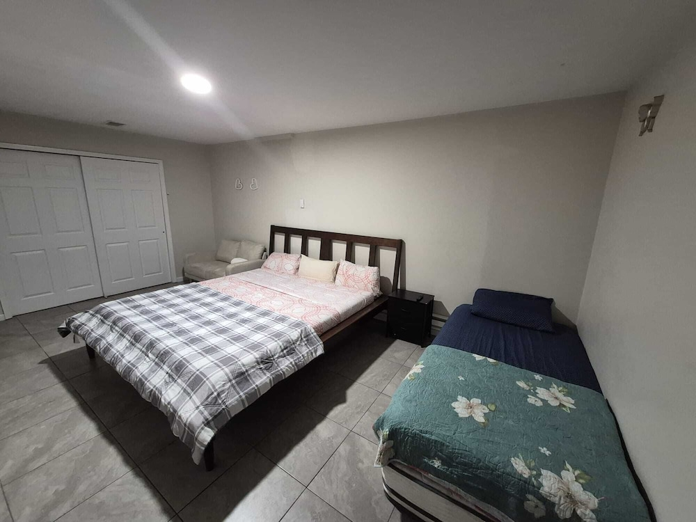 Modern Quiet Suite