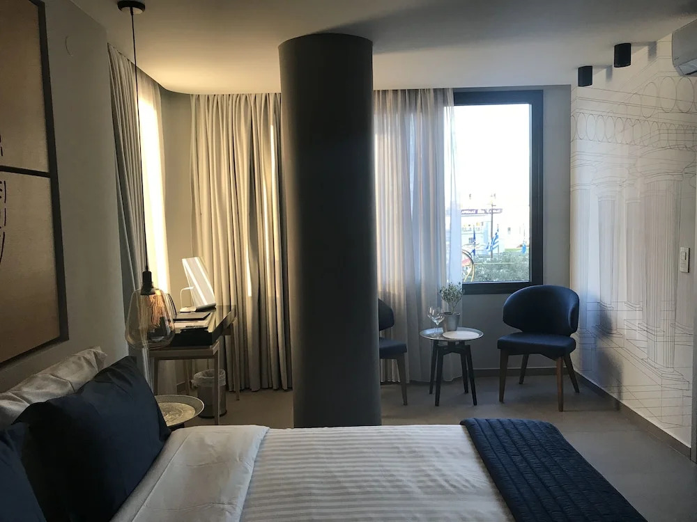 Lavris City Suites