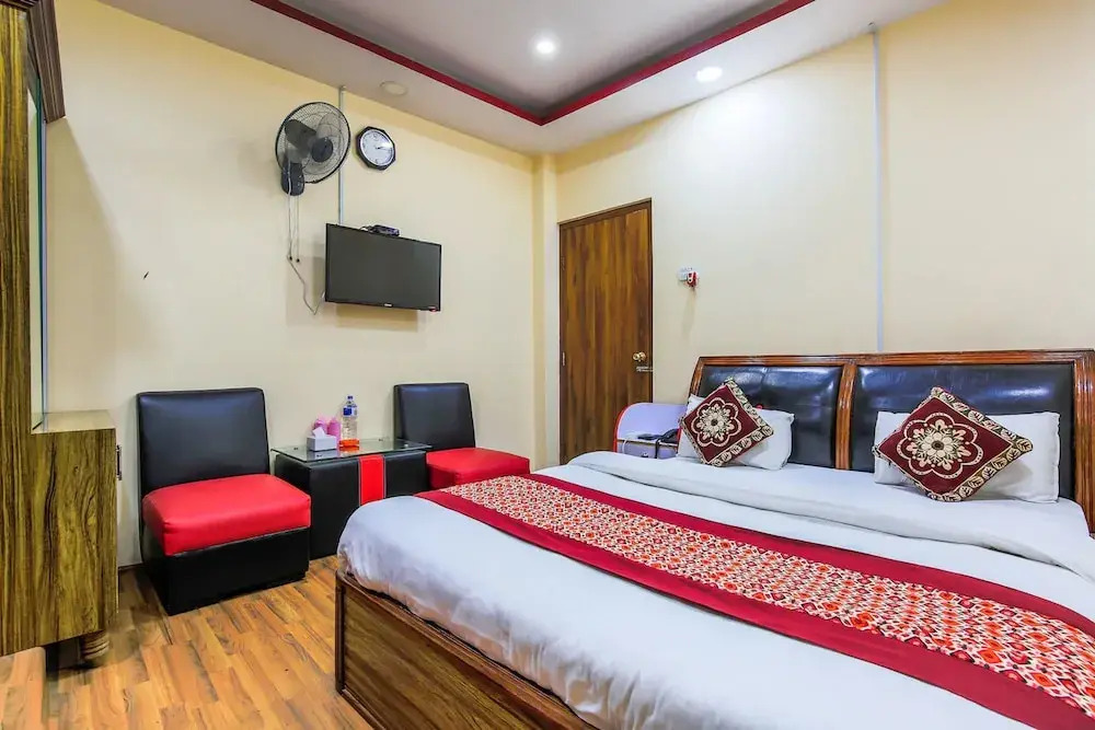 OYO 408 Hotel Taj