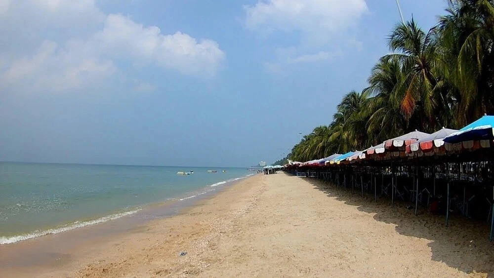 B-Black Hotel Chonburi