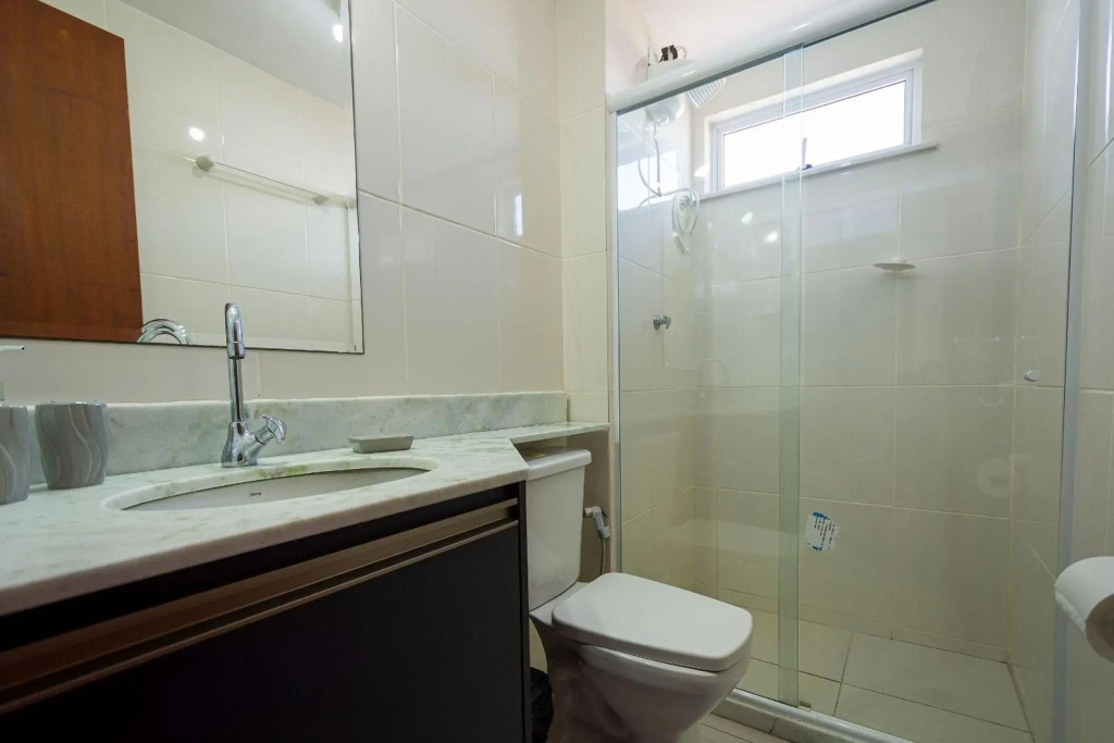 Apto alto padrão 200 m da praia de Costazul - WIFI 200MB - Piscina - Área kids - Netflix - 3 Quartos - Garagem - Cozinha equipada - Churrasqueira - Portaria 24h