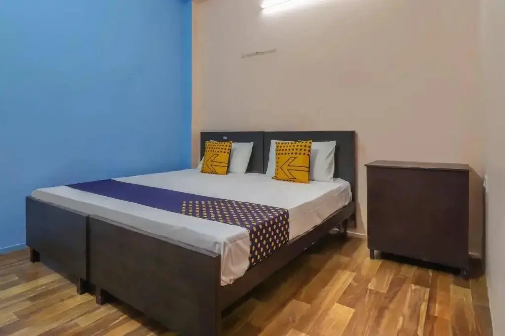 Av Inn by OYO Rooms