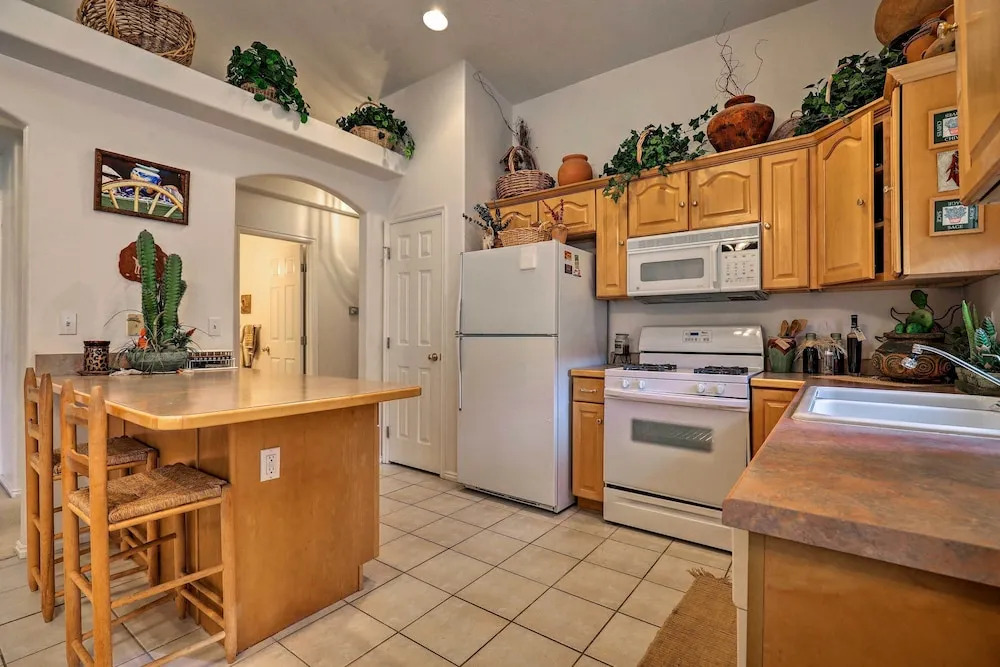 St. George Townhome w/ Patio - Near Natl Parks