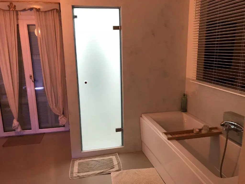 Classy lux apt w/ sea view, garden, parking