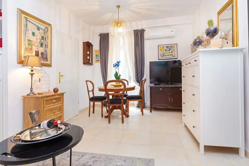 B&B Apartments & Studios Lanii