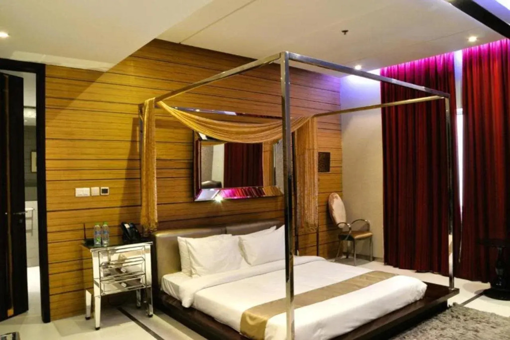 Sway Suites
