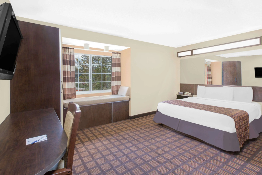 Microtel Inn & Suites by Wyndham Franklin