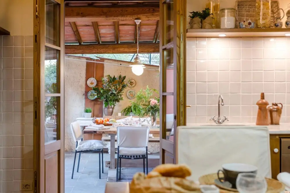 Villa Alberta, Panoramic 4 Bedrooms Farmhouse with Private Pool in Lucca close to Town Centre