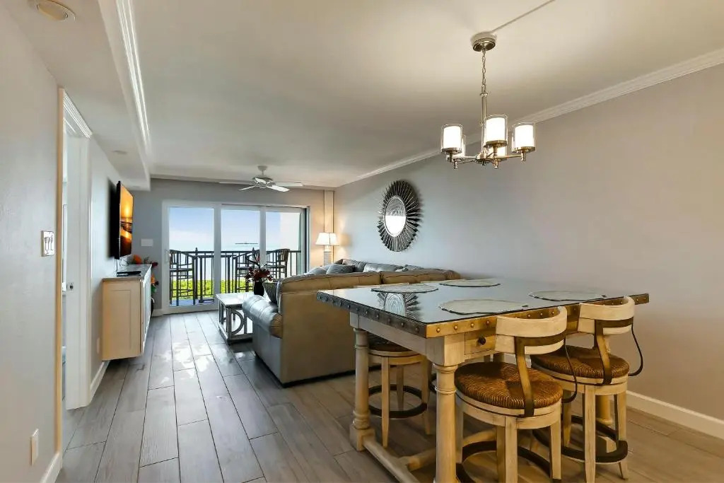 Land's End 10-403 Beach Front - Premier
