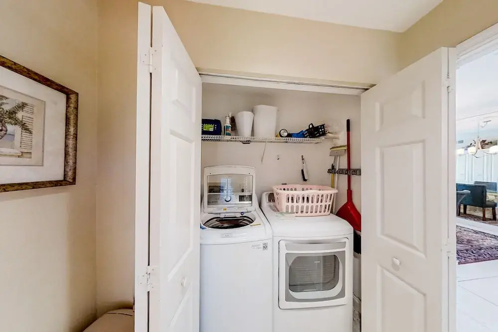 Oceanfront, 2nd-floor Condo With Balcony, Hdtvs, Wifi, AC & Shared Pool
