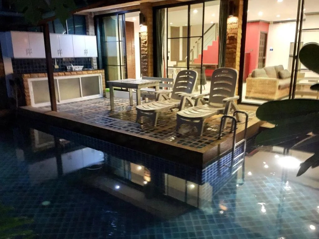 4poolvillas
