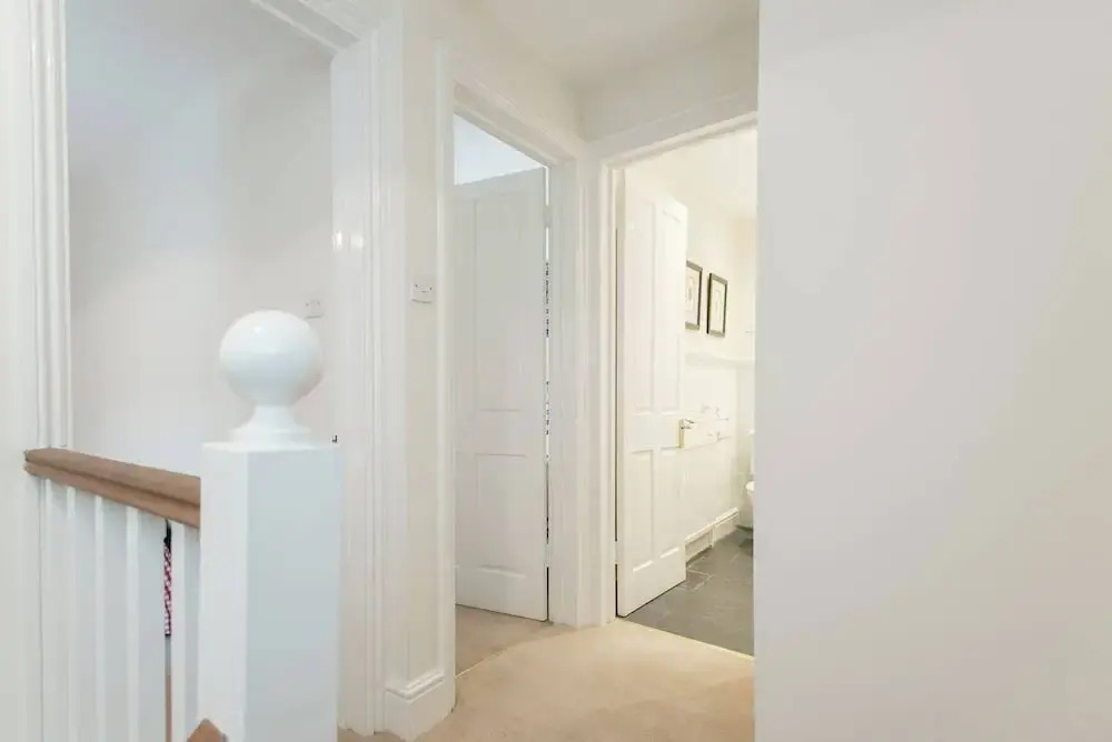 JOIVY Stylish 3 BR House with Patio, Short Walk to Regents Park & Harley Street