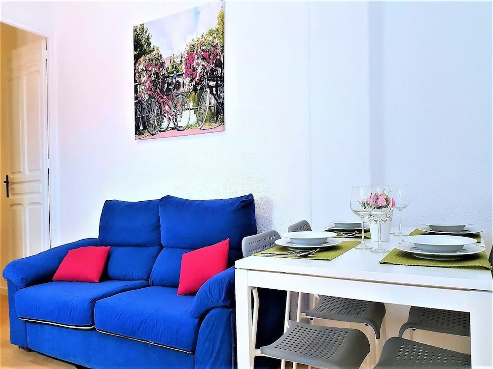 MC YOLO Apartamento Teatro Price
