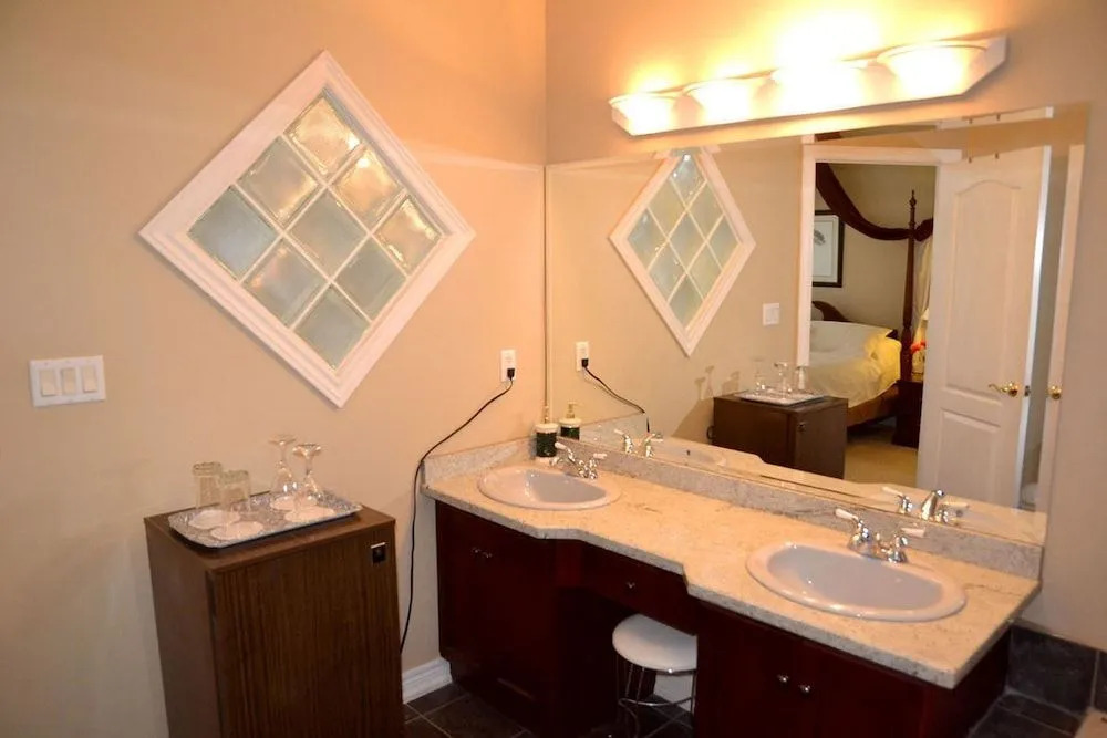 Graystone Bed & Breakfast