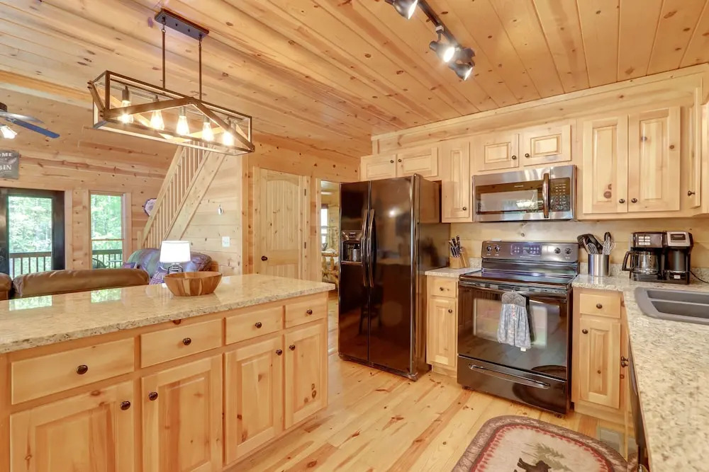 Private Ellijay Cabin w/ Hot Tub & Amenities!