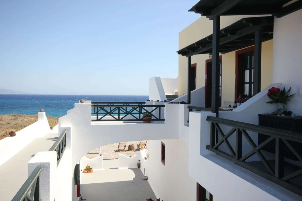 Vrachia Studios & Apartments