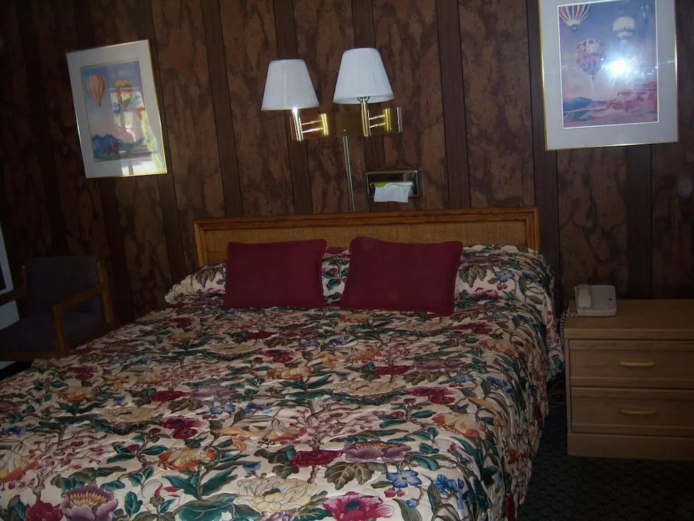 Shasta Dam Motel